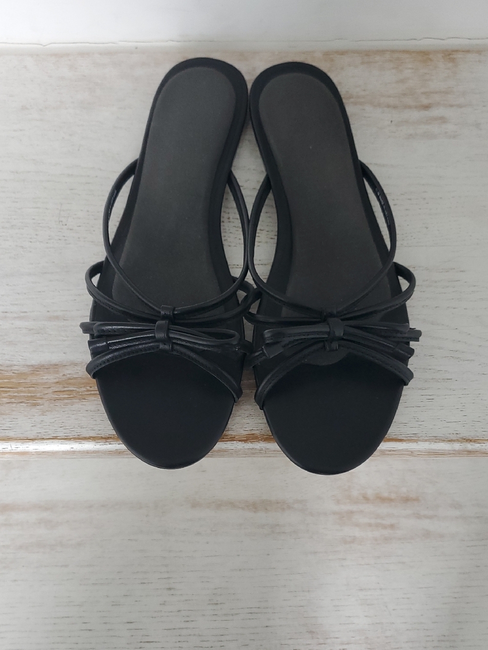 Everlane Black Strappy Bow Slide Sandals